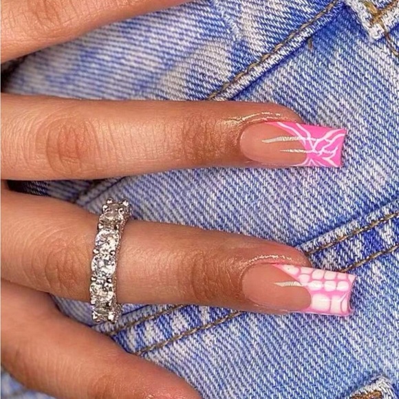 Press on nails - Picture 2 of 2